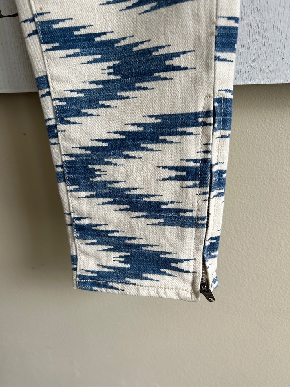 Denim & Supply Ralph Lauren Women’s Blue & Cream Patterned Slim Jeans, size 26 - Picture 3 of 5